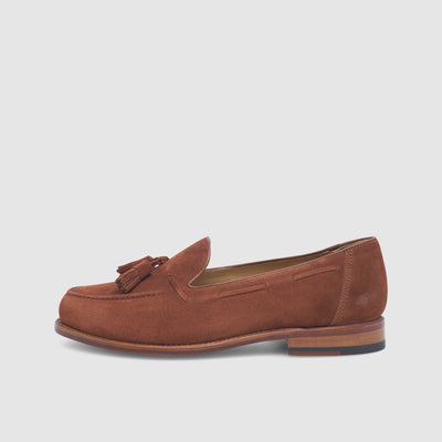 Men's shoes with rubber insert in the leather sole