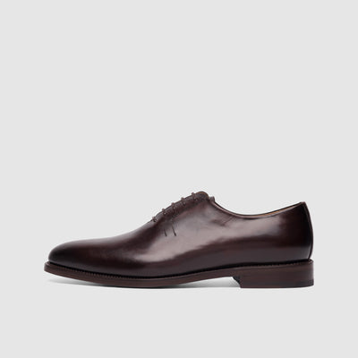Wholecut shoes